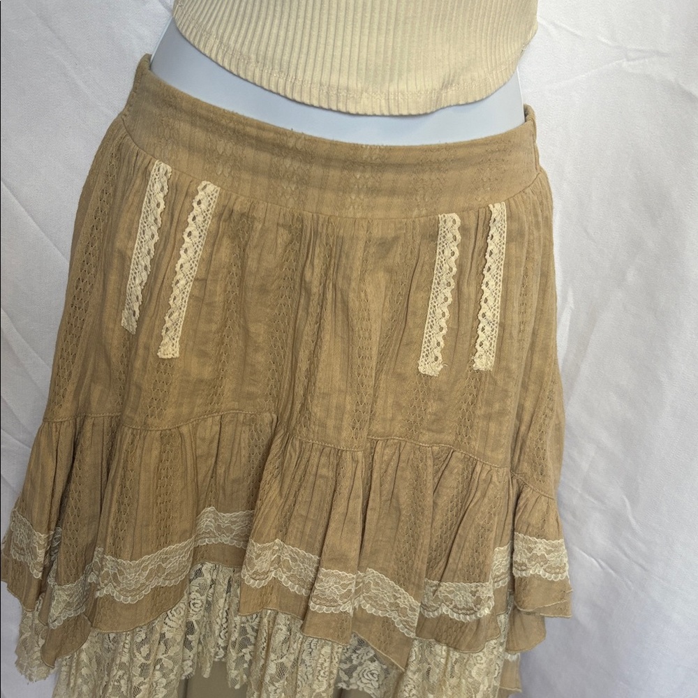 Boho High-Low Lace Tiered Skirt in Beige - Picture 2 of 6